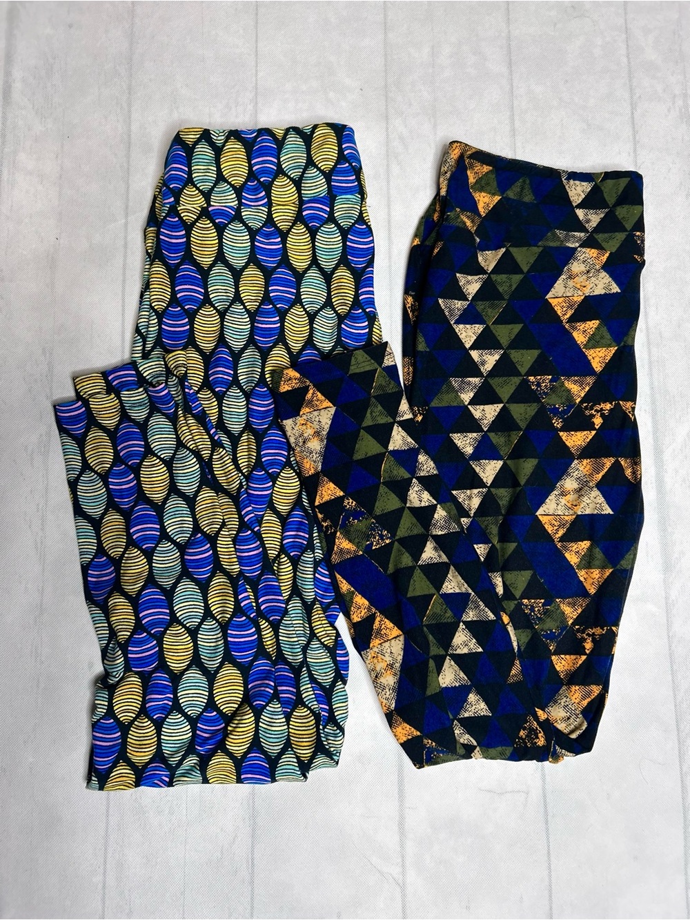 LuLaRoe Women's Printed Leggings - Tall & Curvy- Blue, Yellow, Green Sz 12 - 18